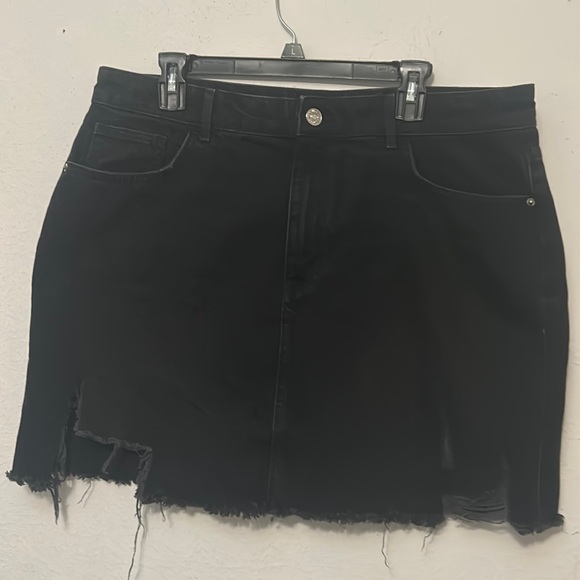 Forever 21 Dresses & Skirts - Forever 21 plus 2x black denim skirt